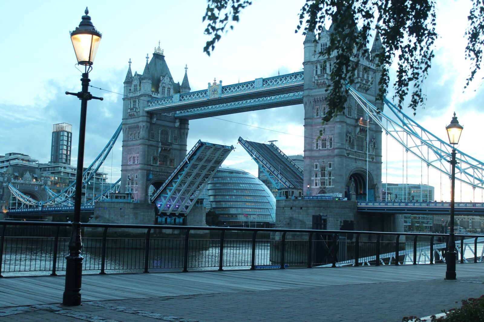 Canon EOS 600D (Rebel EOS T3i / EOS Kiss X5) sample photo. Tower bridge, london, england photography