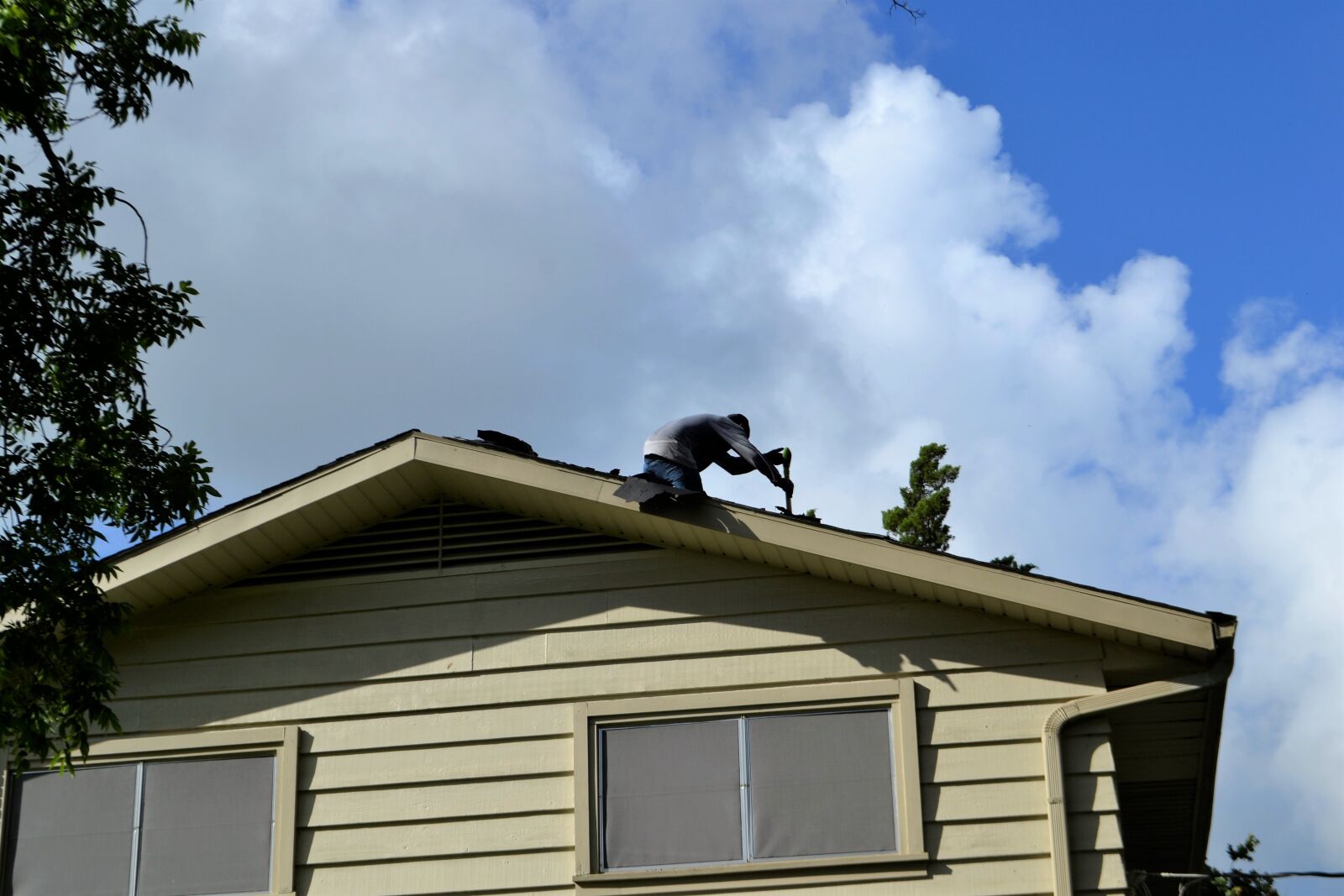 Nikon D3100 sample photo. Roofing, rooftop, home photography