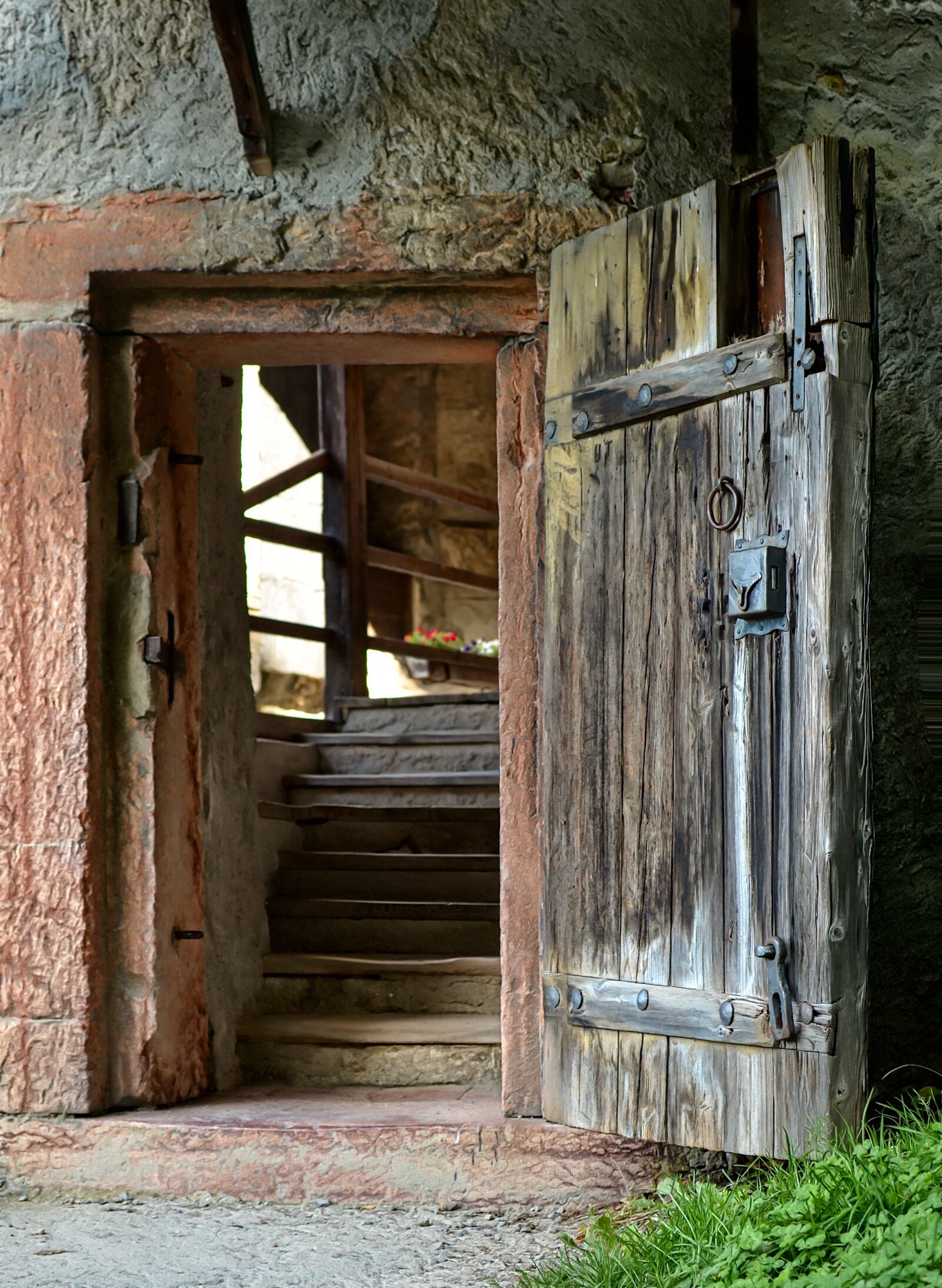 Nikon D7000 sample photo. The door, wood, old photography