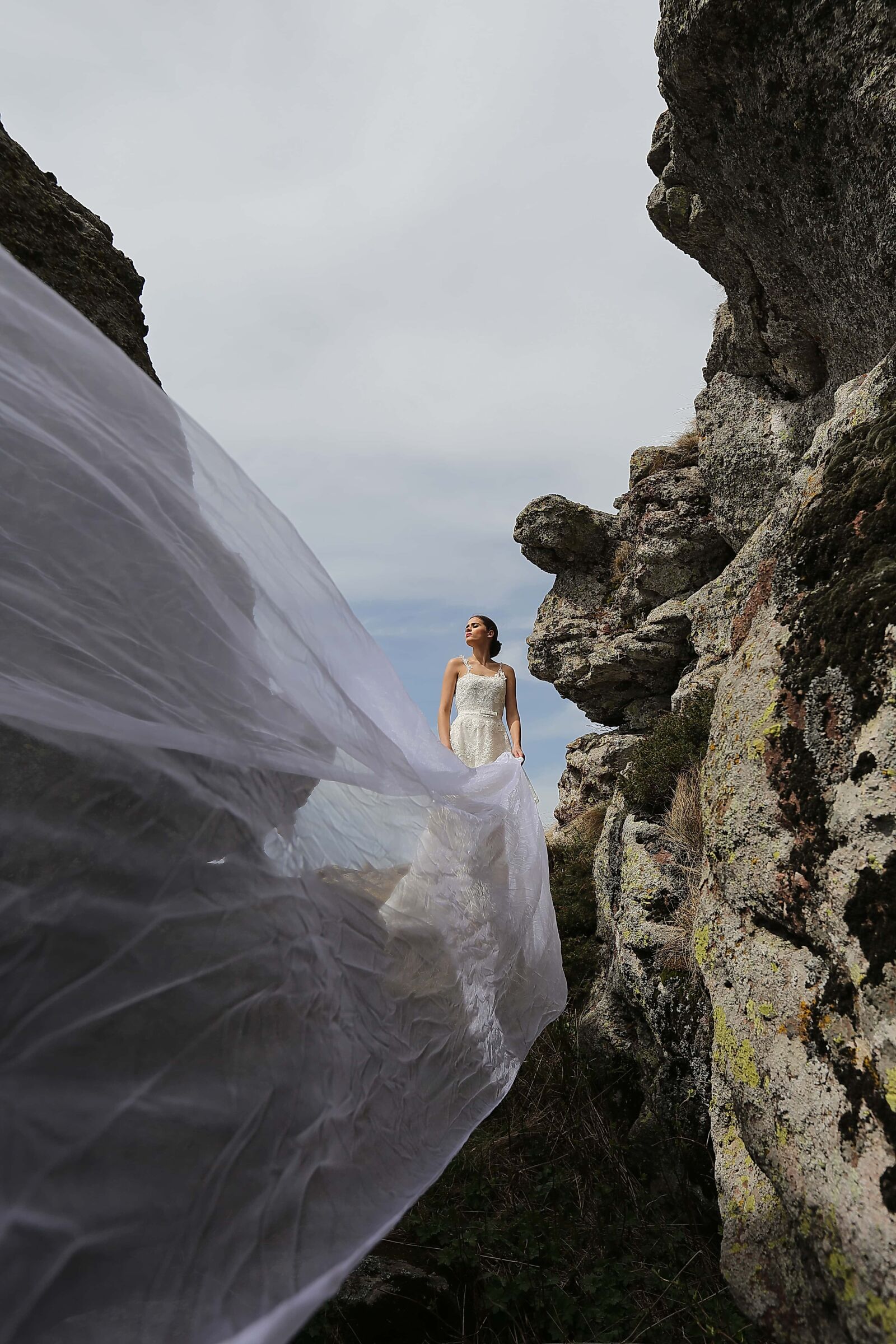 Canon EF 16-35mm F2.8L II USM sample photo. Hiking, hiker, woman, wedding photography