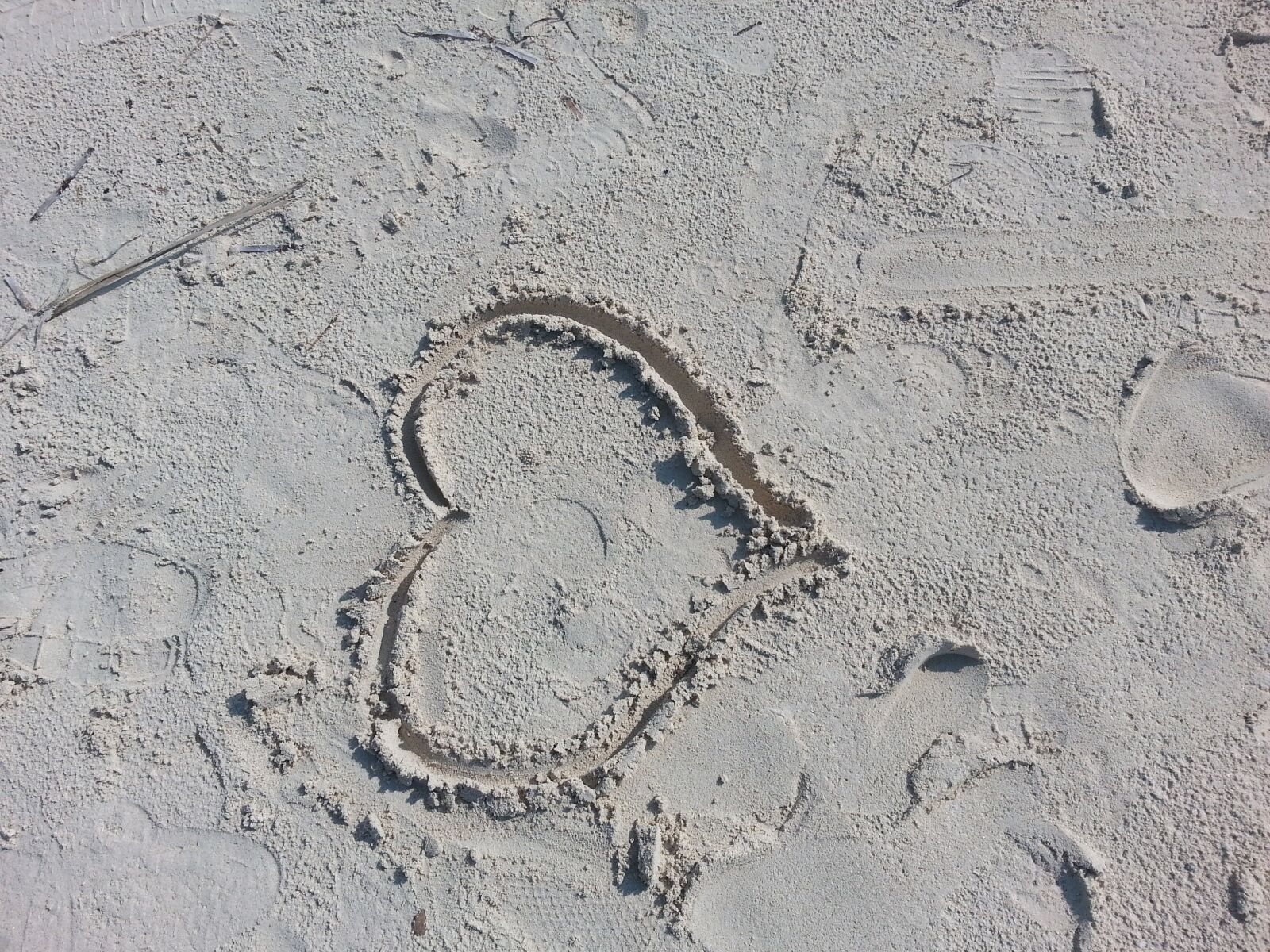 Samsung Galaxy S3 sample photo. Love, heart, sand photography