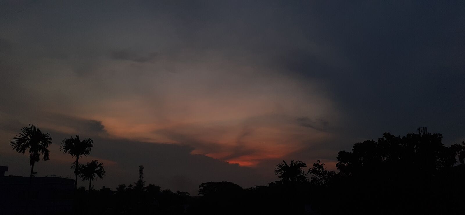 Samsung SM-M205F sample photo. Sunrise, sky, clouds photography