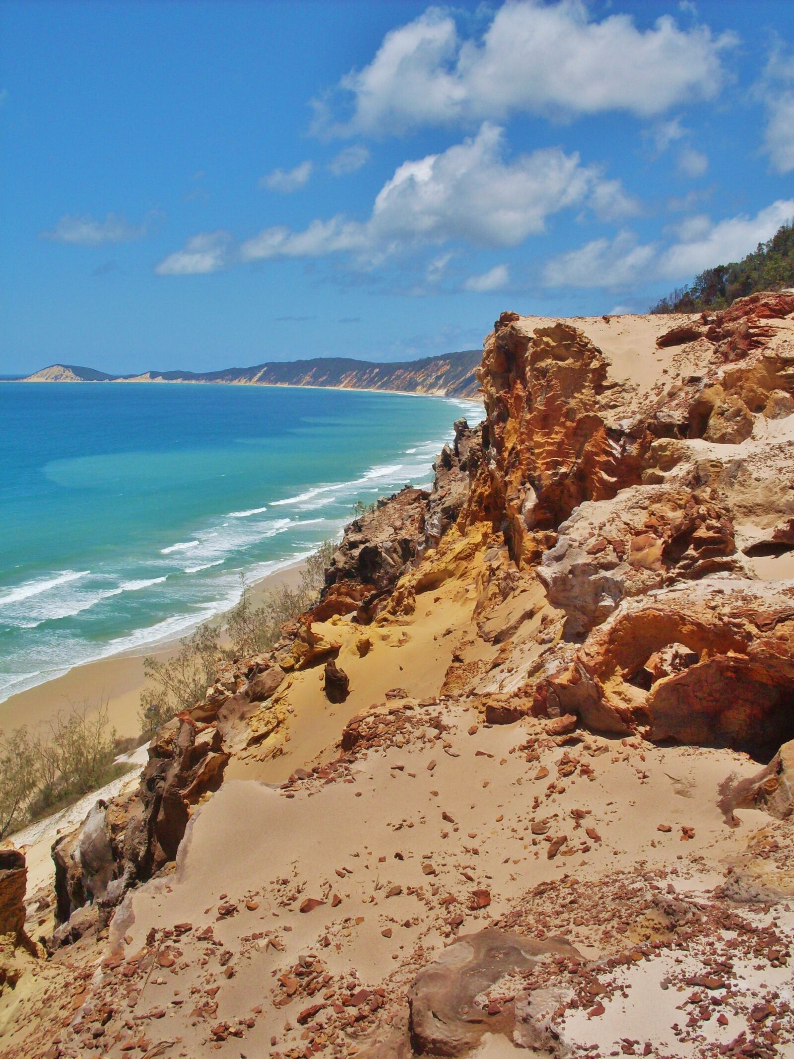 Samsung KENOX S860  / Samsung S860 sample photo. Rainbow beach, beach, sand photography