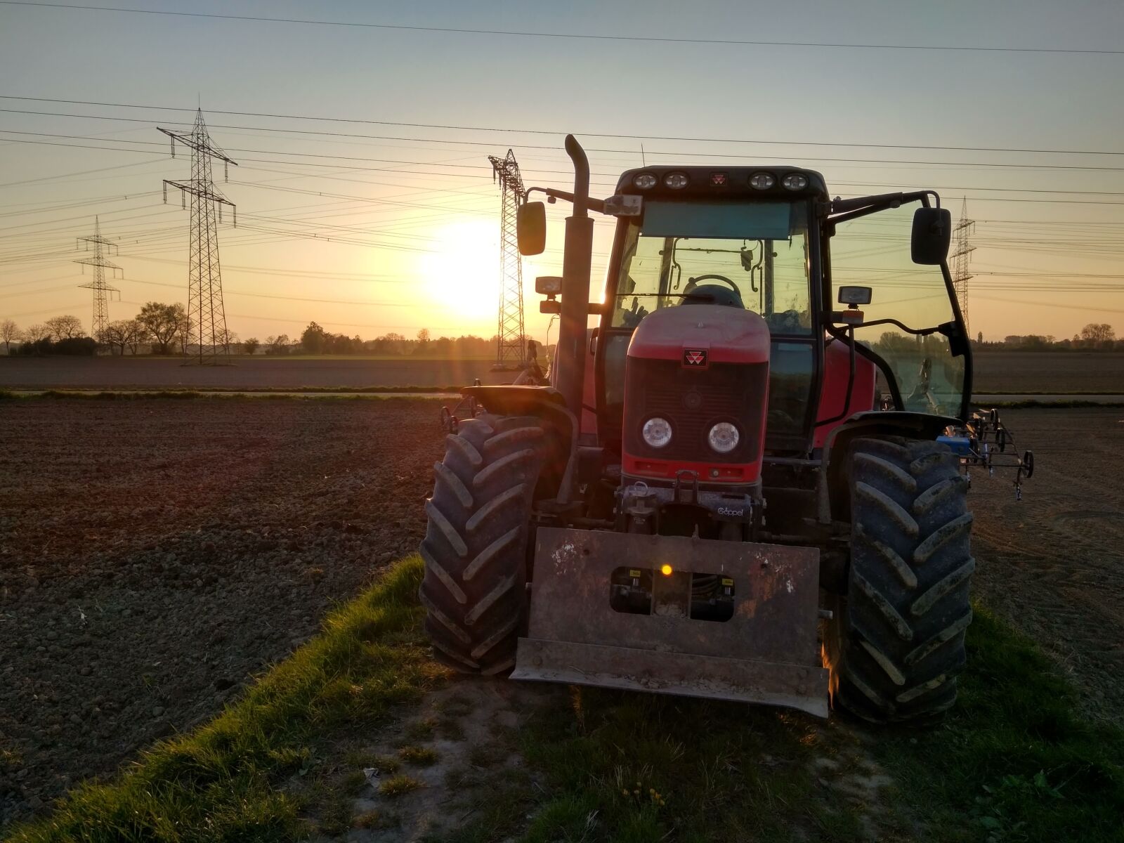 Xiaomi Redmi 4 Pro sample photo. Tractor, sunset, agriculture photography