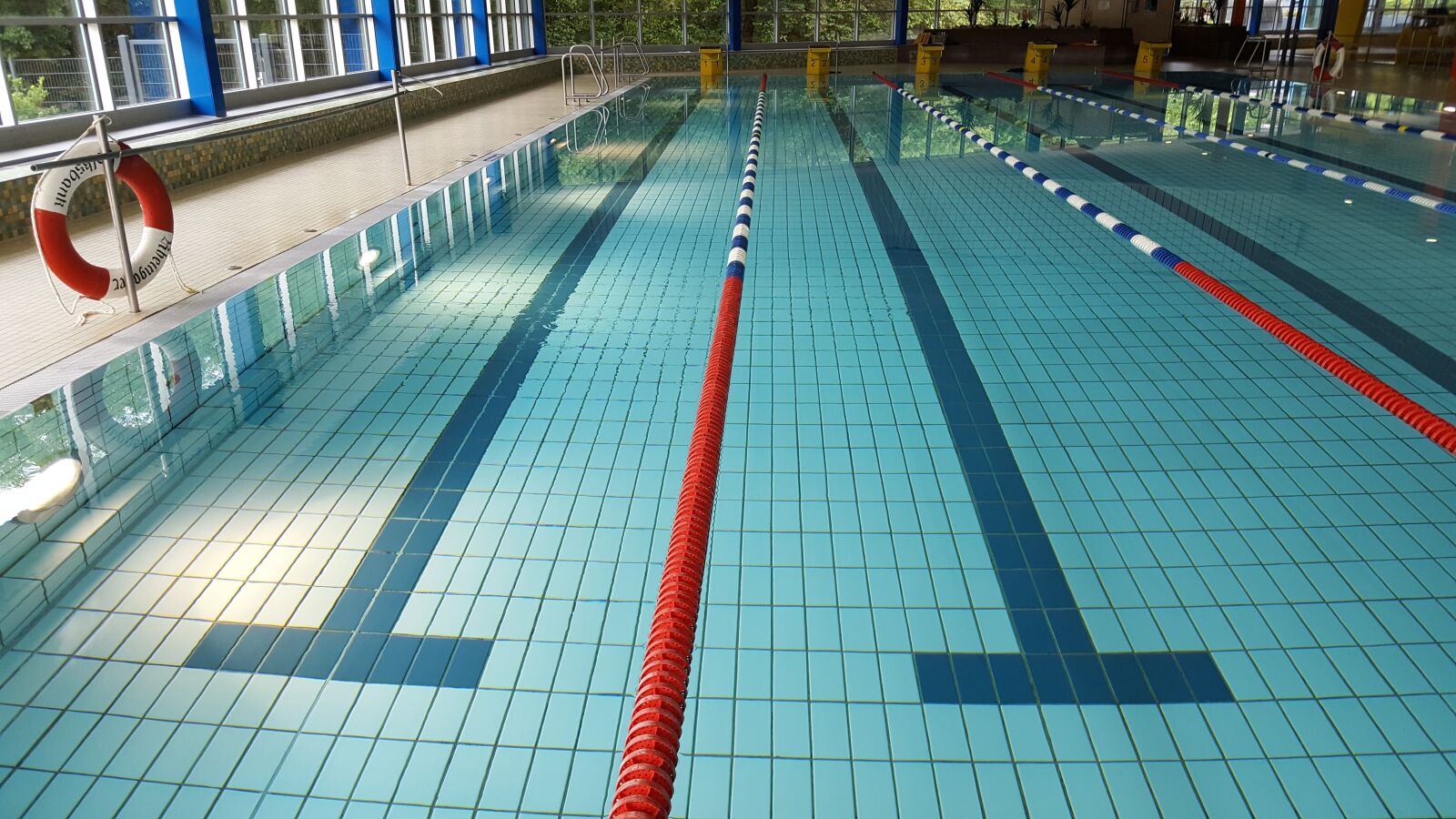 Samsung GALAXY S6 edge sample photo. Indoor swimming pool, rheingaubad photography