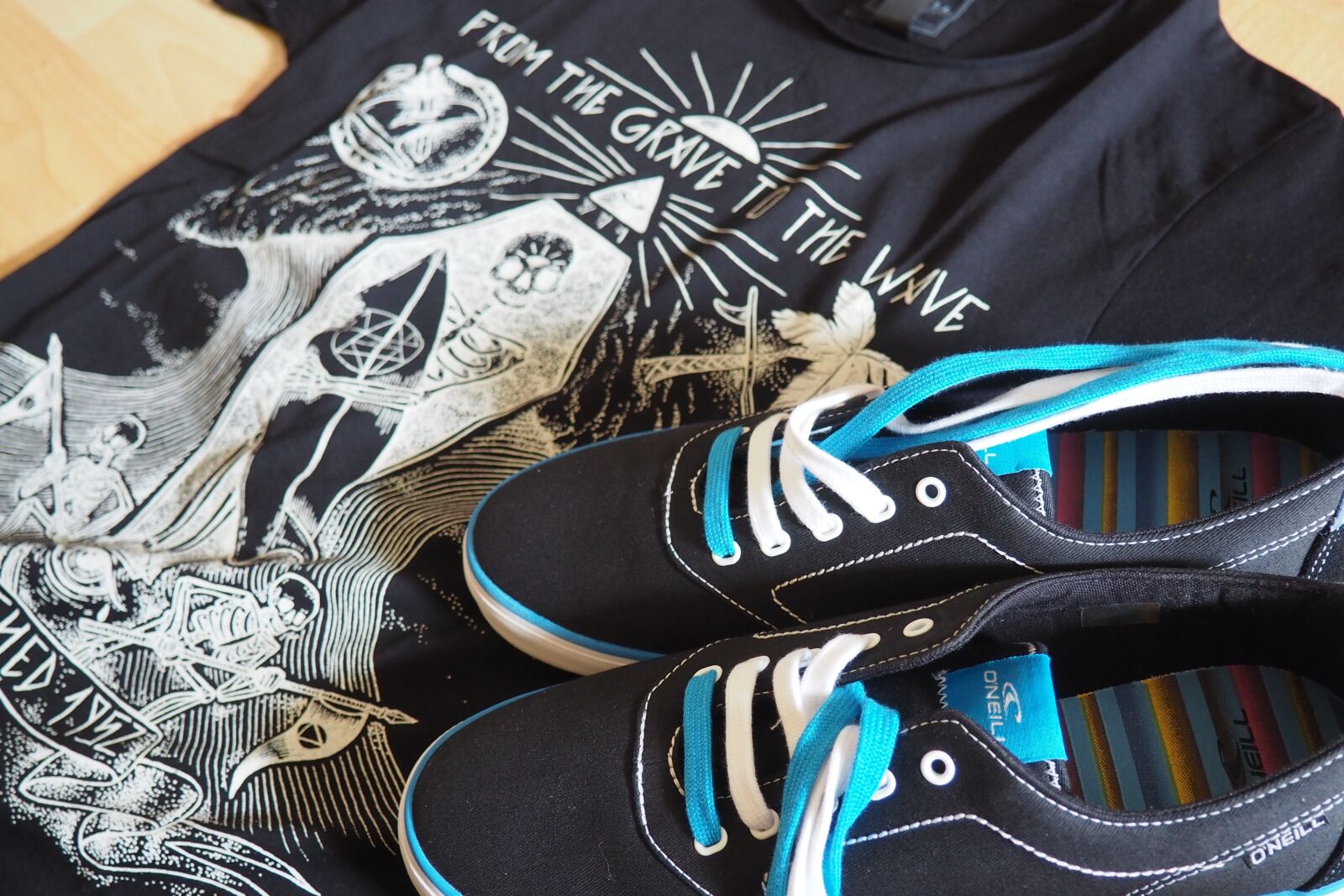 Olympus OM-D E-M10 sample photo. Boots, clothing, sneakers photography