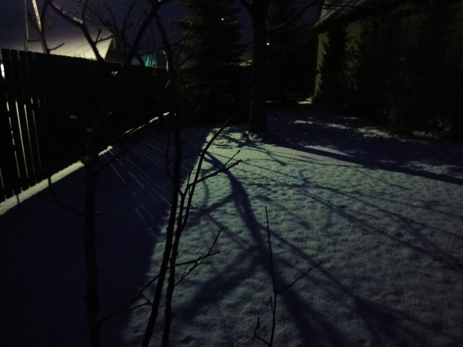 Sony Cyber-shot DSC-WX1 sample photo. Light, night, shadow, snow photography