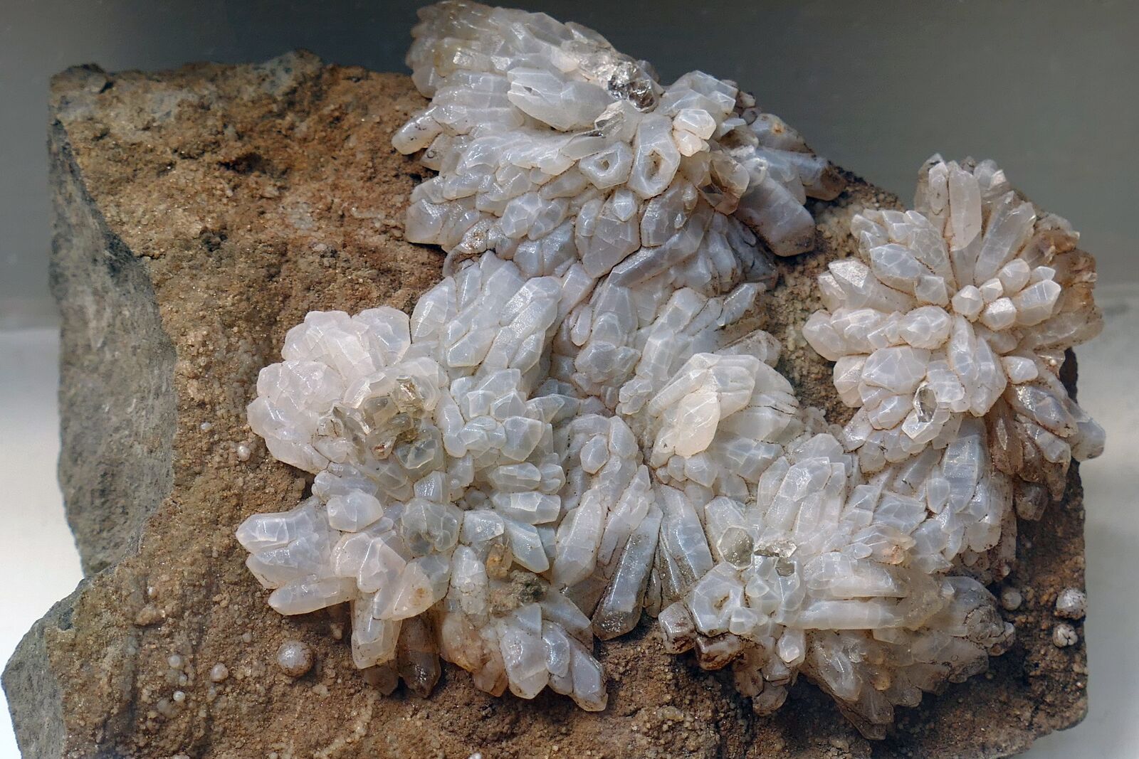 Panasonic Lumix DMC-FZ1000 sample photo. Rock, mineral, cristobalite photography