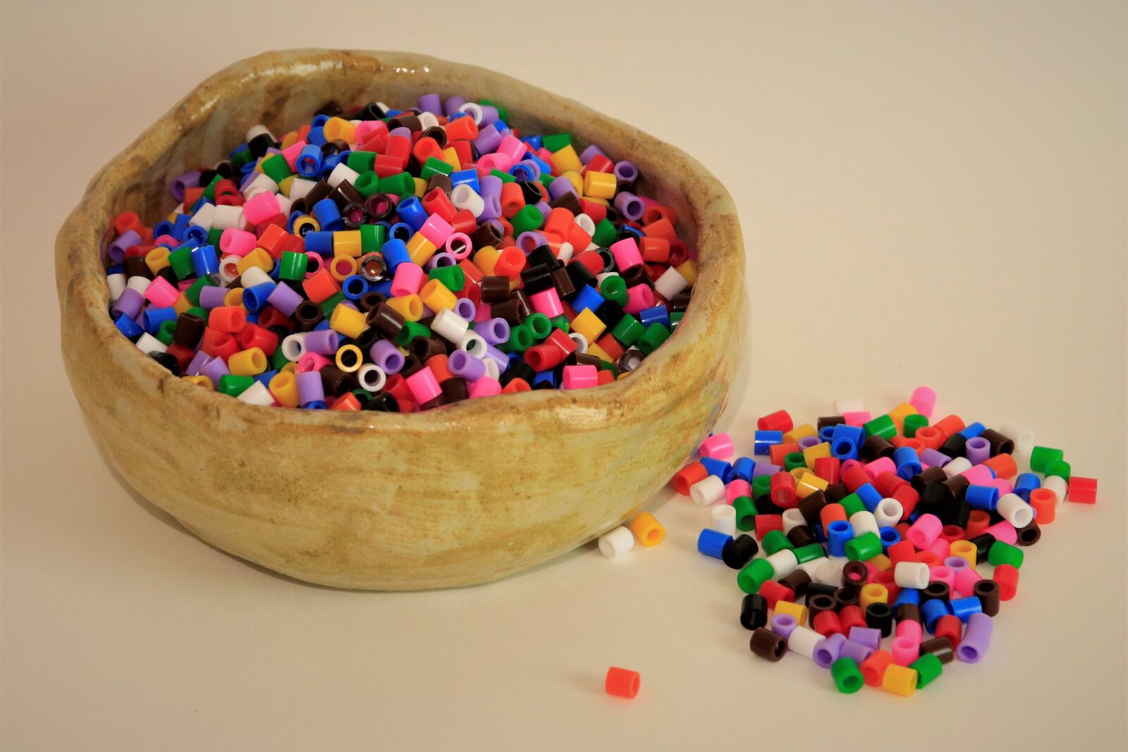 Canon EOS 80D sample photo. Ironing beads, beads, tinker photography