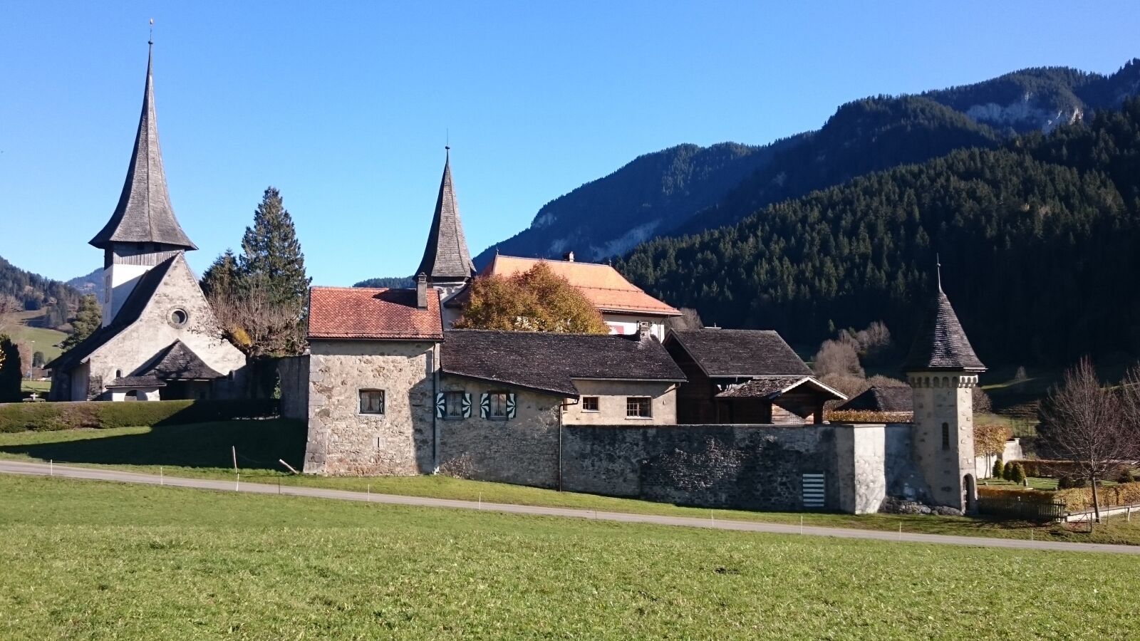 Sony Xperia Z3 sample photo. Rougemont, church, castle photography