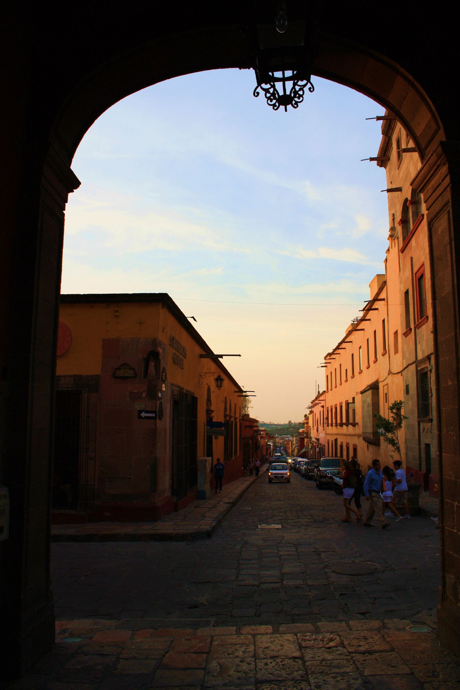 Canon EOS 1000D (EOS Digital Rebel XS / EOS Kiss F) sample photo. Arc, colonial, mexico photography