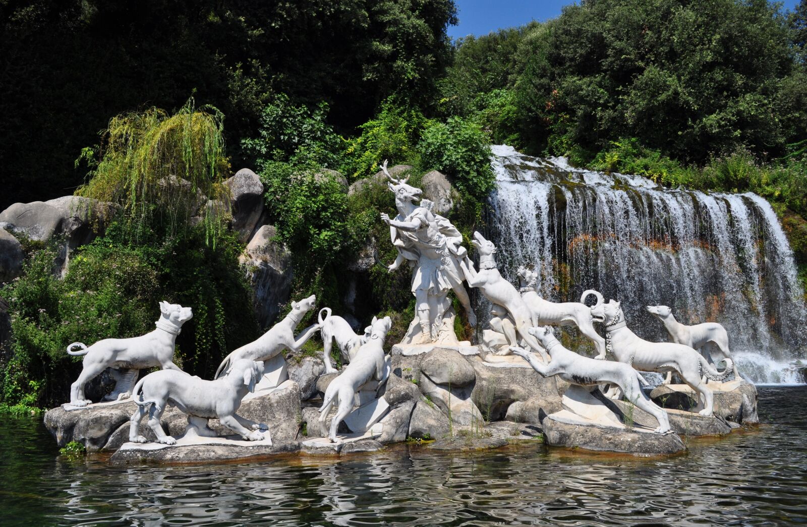Nikon D5000 sample photo. Fontana, waterfall, royal palace photography