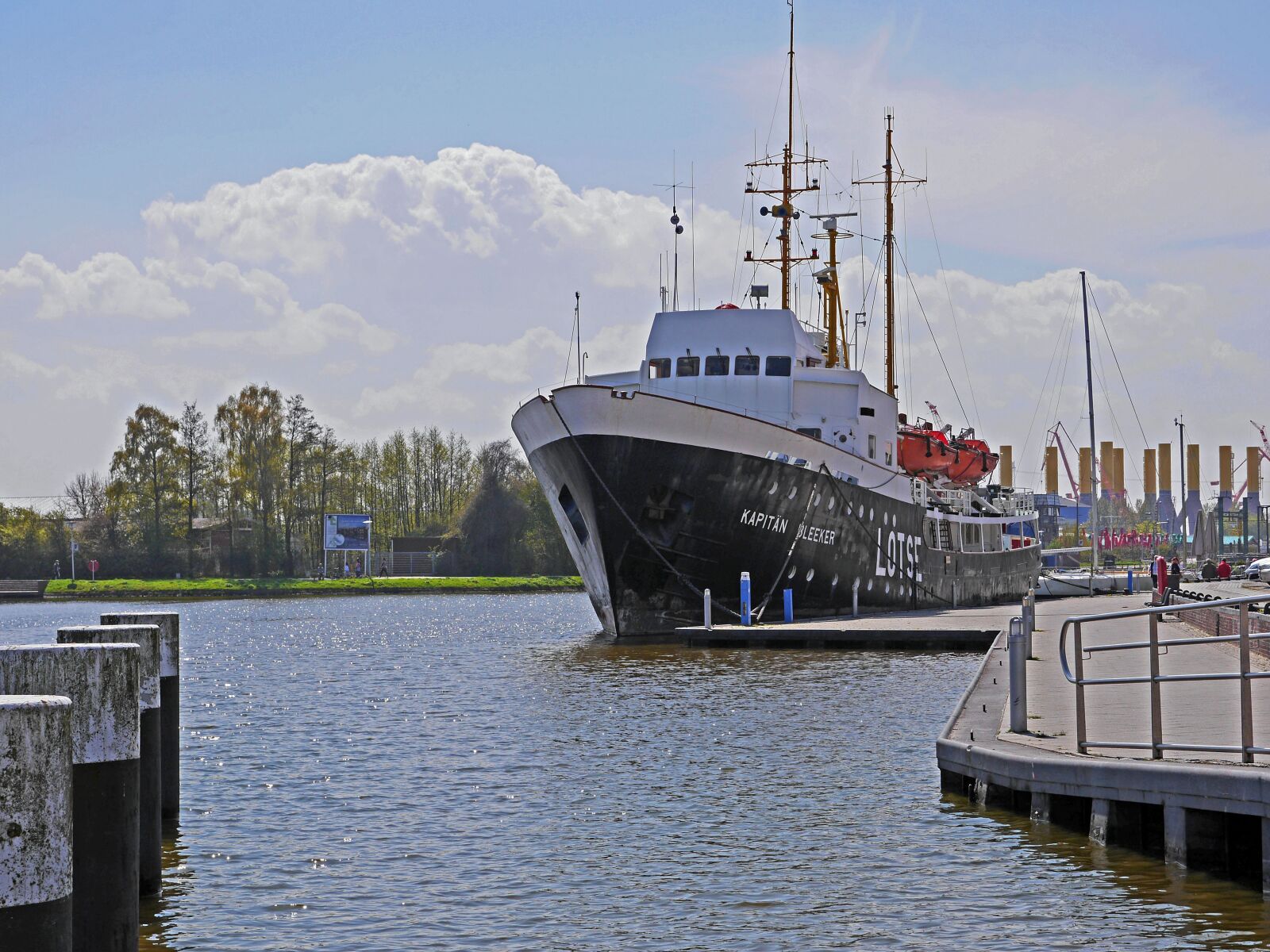 Panasonic Lumix DMC-GH3 sample photo. Emden, city harbor, the photography