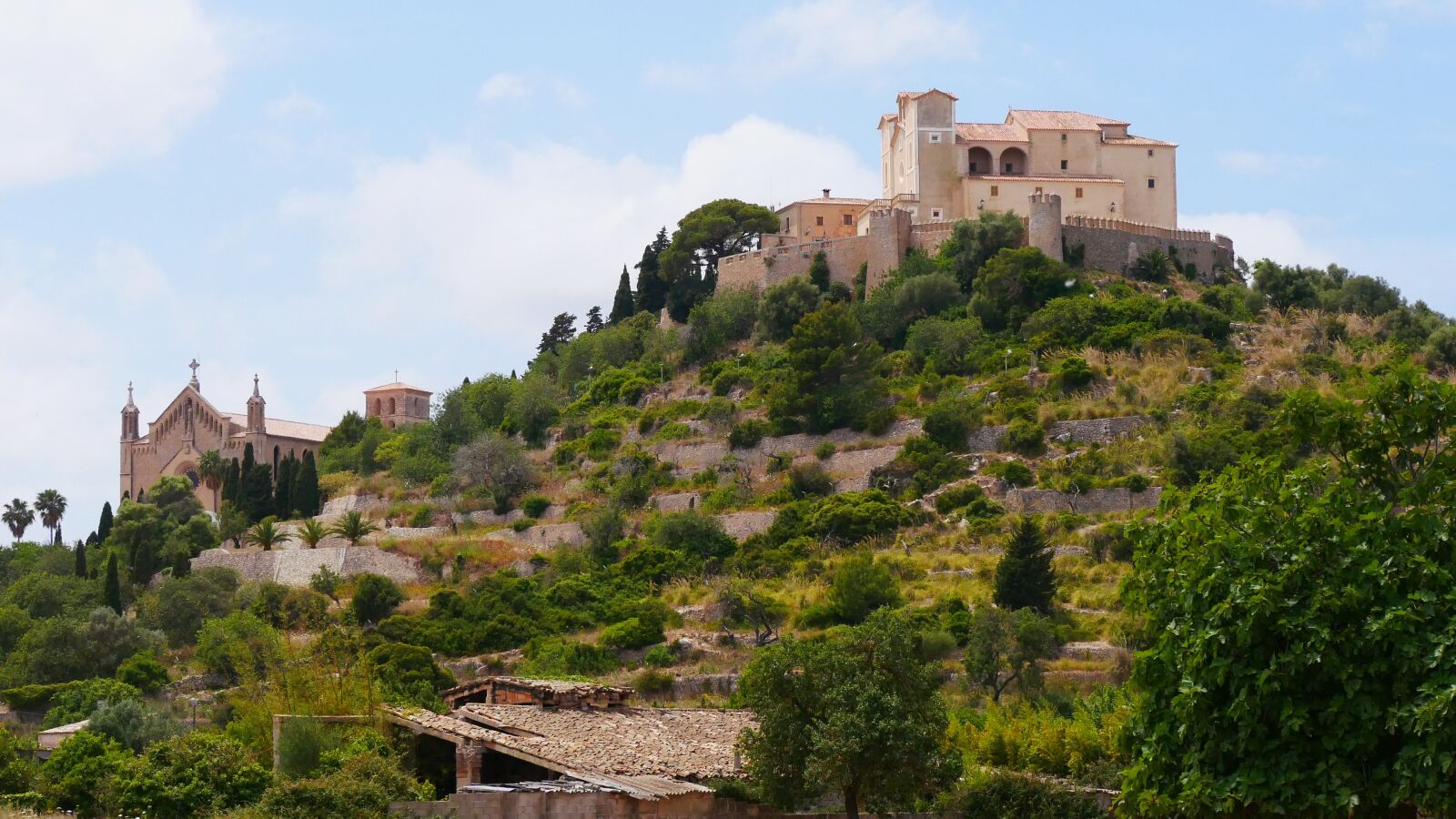 Panasonic Lumix DMC-GX85 (Lumix DMC-GX80 / Lumix DMC-GX7 Mark II) sample photo. Artà, mallorca, castle photography