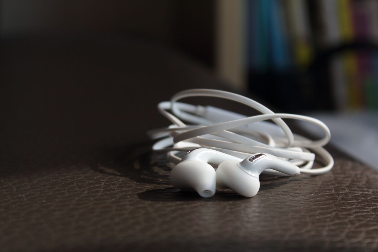 Canon EOS 650D (EOS Rebel T4i / EOS Kiss X6i) sample photo. Earphone, electronic products, headphone photography