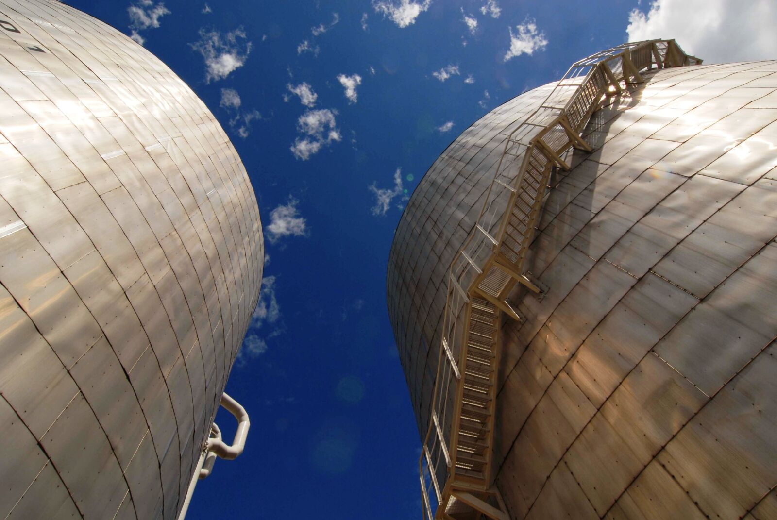 Nikon D200 sample photo. Industry, tank, stairs photography