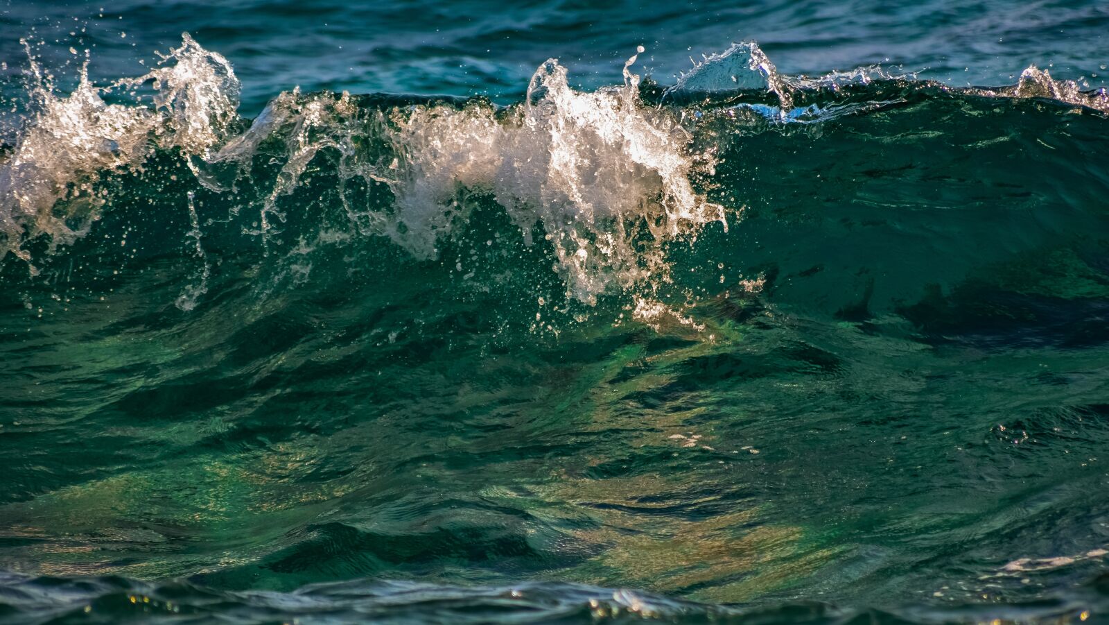 Nikon D3300 sample photo. Wave, spray, foam photography