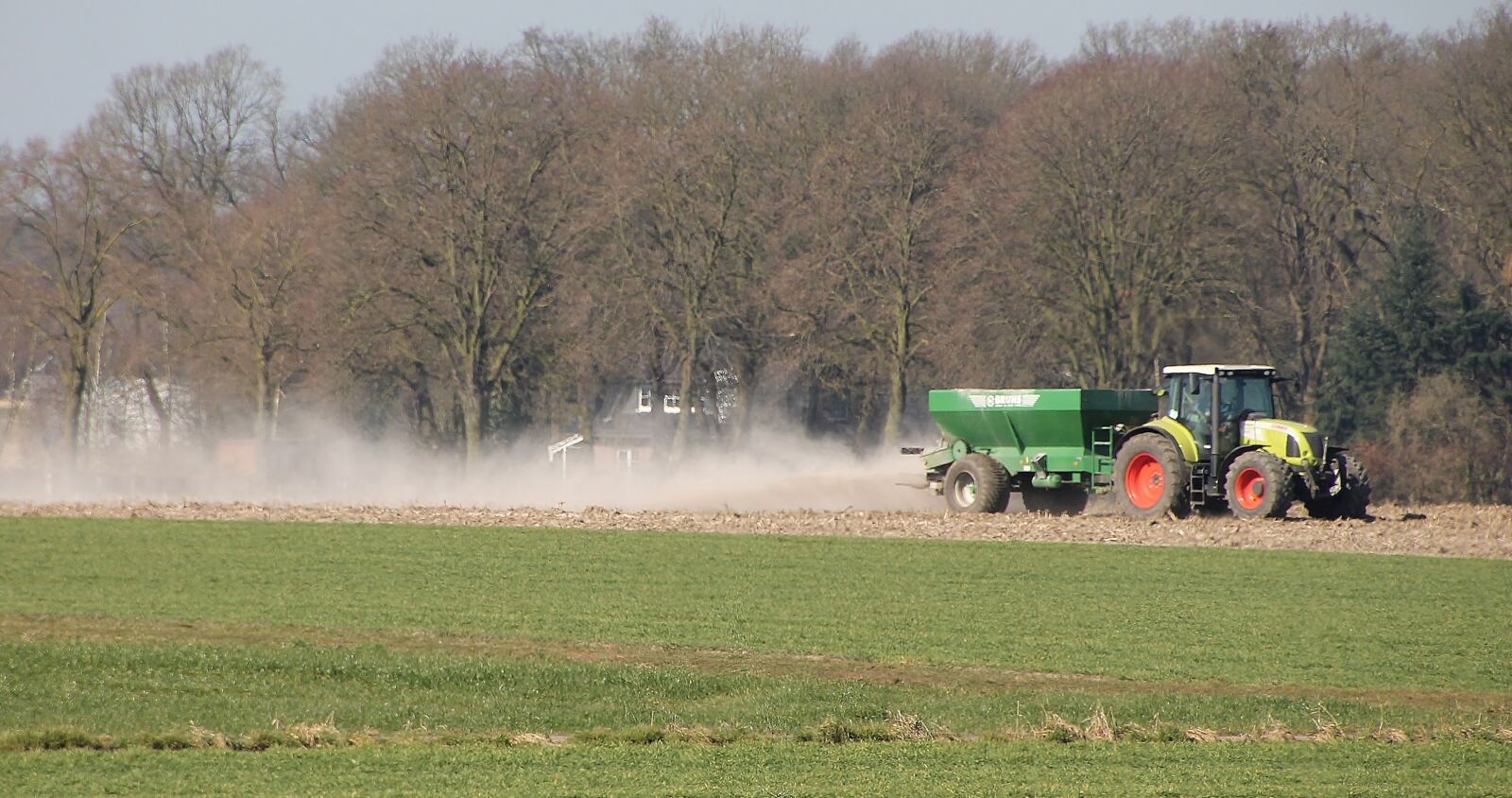 Canon EOS 1100D (EOS Rebel T3 / EOS Kiss X50) sample photo. Harvest, tractors, agriculture photography