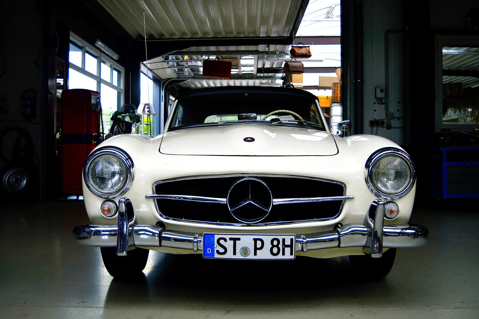 Nikon D3200 sample photo. Mercedes-benz 300 sl, gull photography
