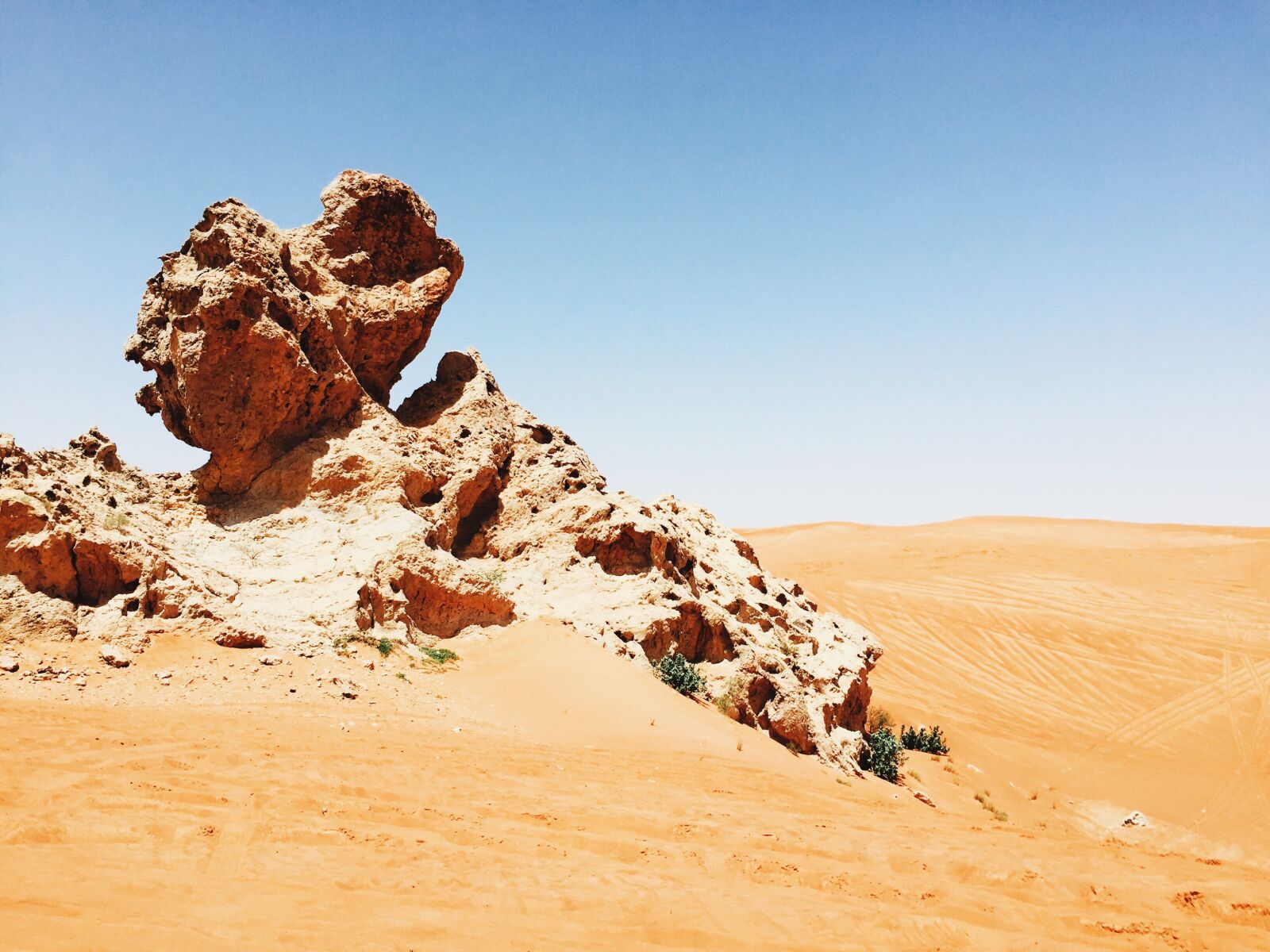 Apple iPhone 6 sample photo. Archaeology, desert, dubai, sand photography