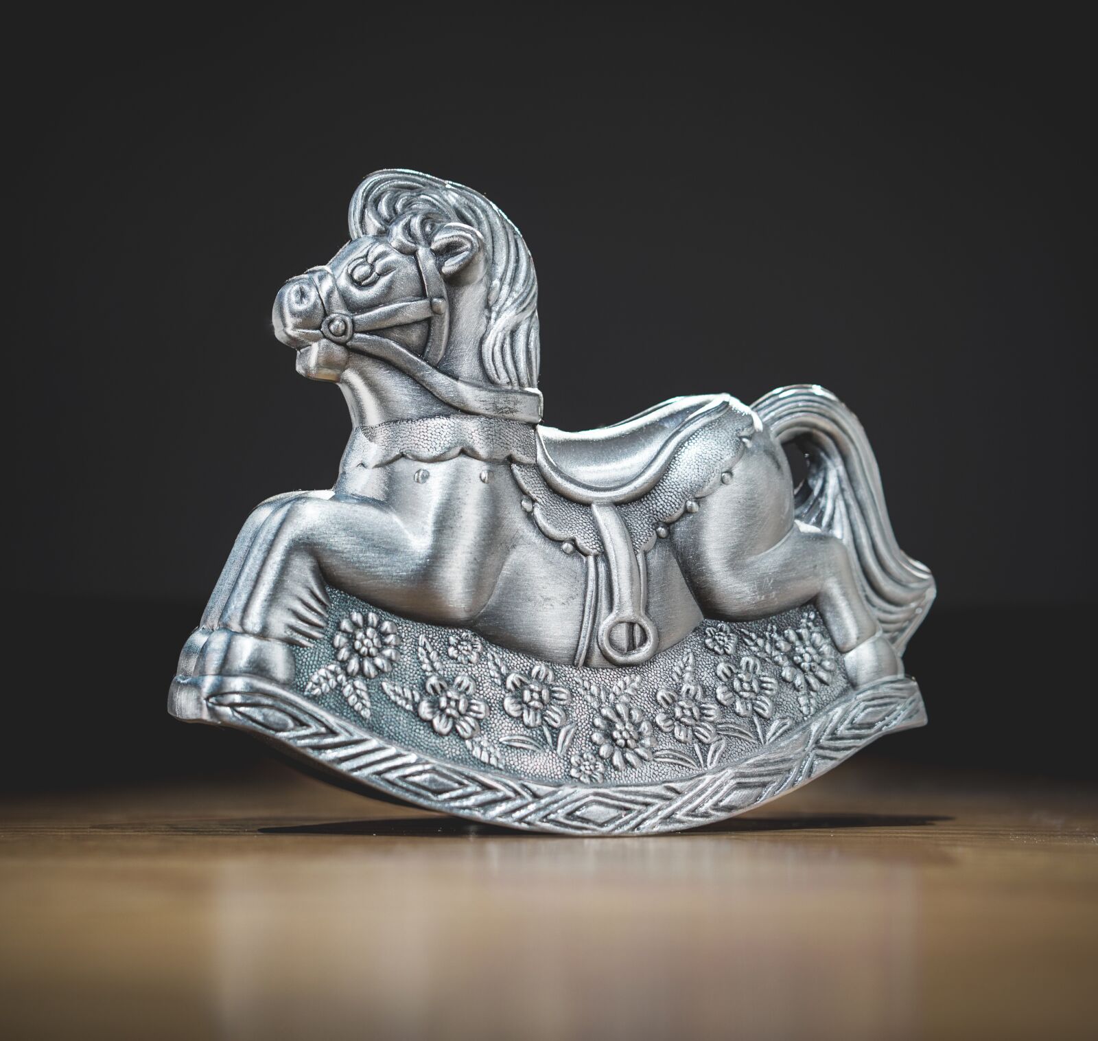 Sony Alpha a5000 (ILCE 5000) + E 50mm F1.8 OSS sample photo. Horse, ornament, product photography