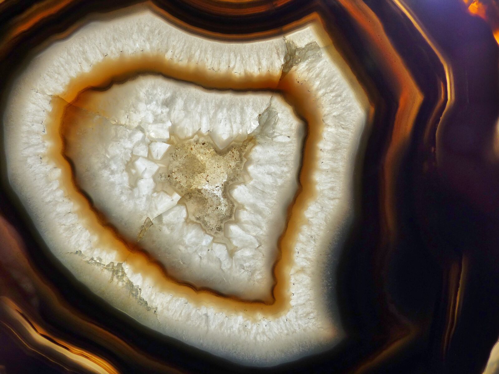 Panasonic Lumix DMC-FZ200 sample photo. Stone, semi precious stone photography