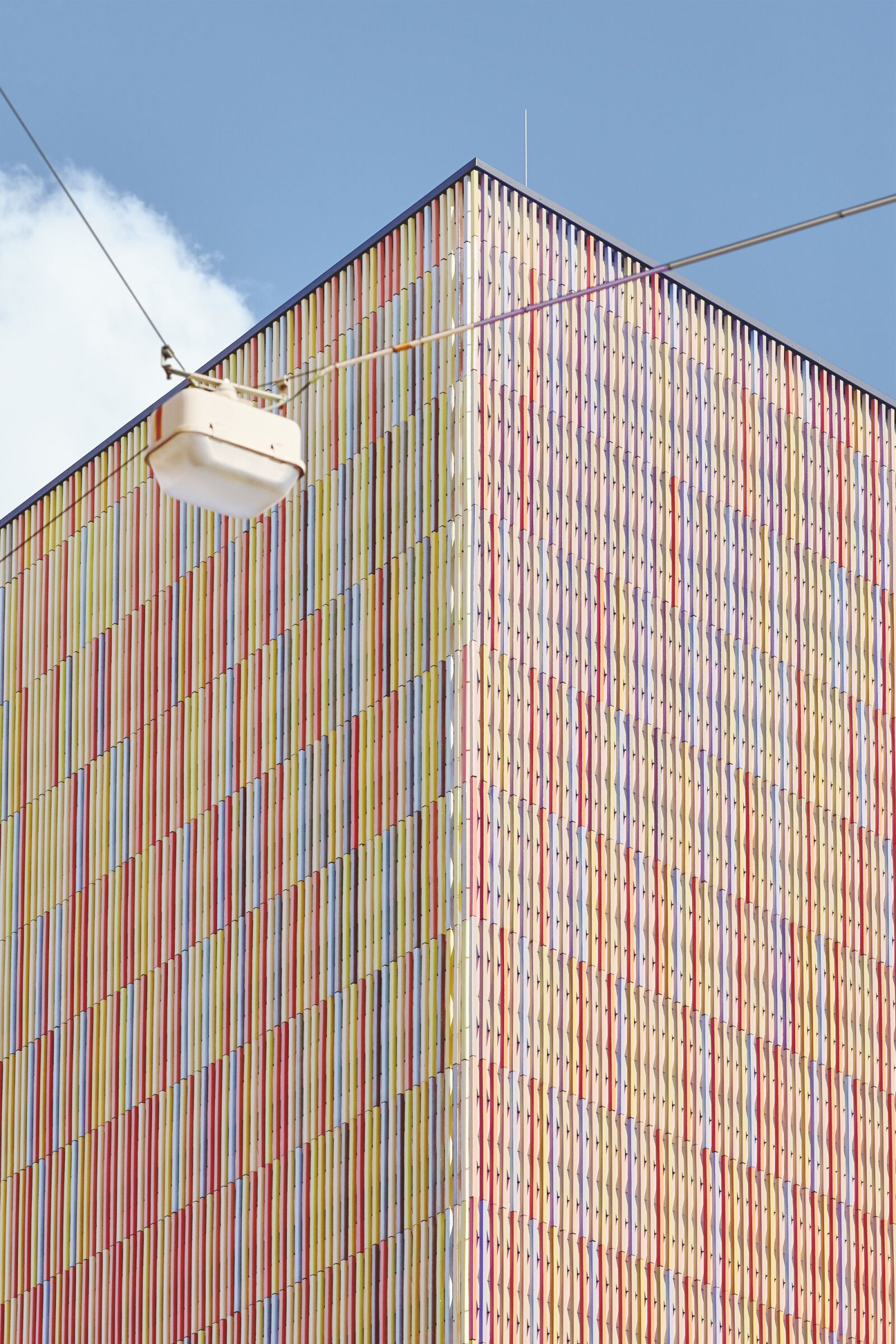 Canon EOS-1Ds Mark III sample photo. Building, munich, colorful photography
