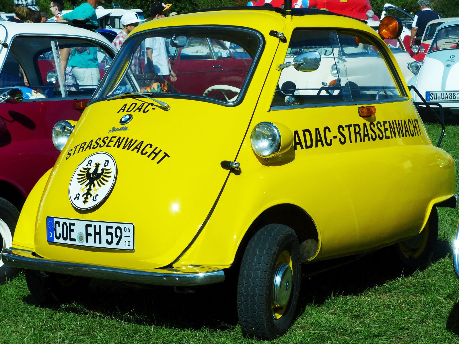 Panasonic Lumix DMC-FZ200 sample photo. Bmw, isetta, adac photography