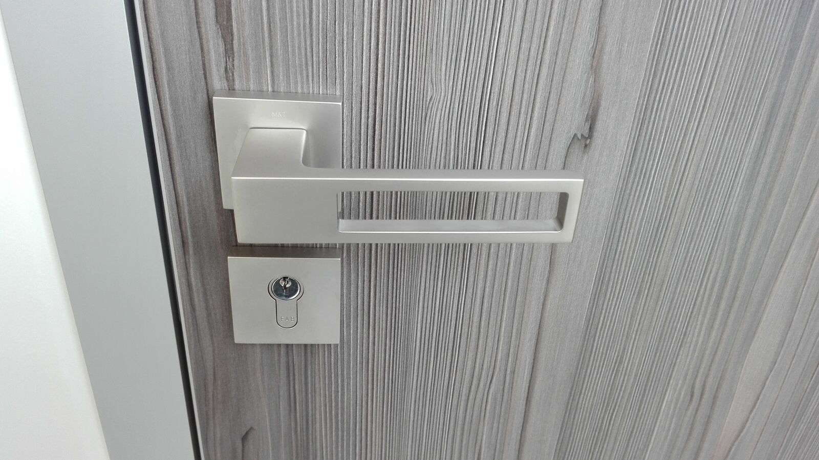 HUAWEI P8 Lite sample photo. Door, handle, the safety photography