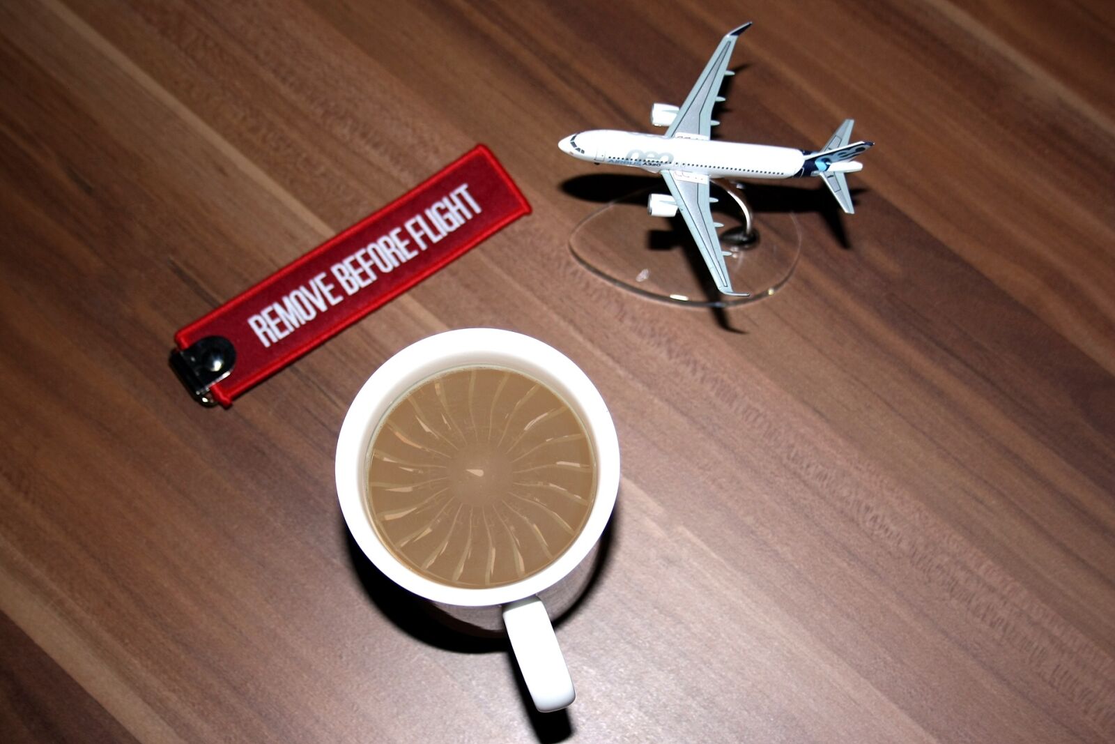 Canon EOS 1000D (EOS Digital Rebel XS / EOS Kiss F) sample photo. Aircraft, coffee, model photography