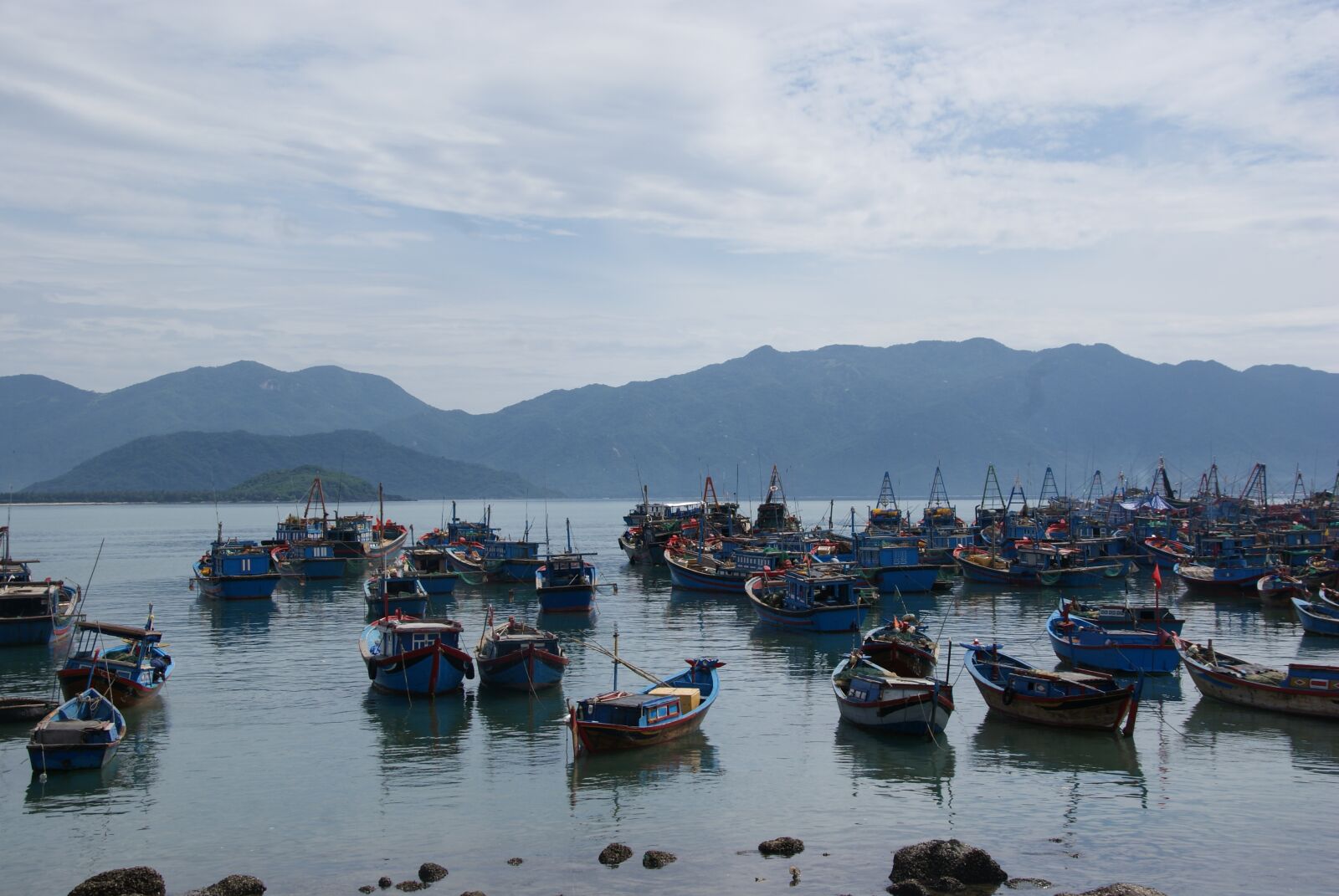 Sony Alpha DSLR-A230 sample photo. Boat, nha trang, vietnam photography