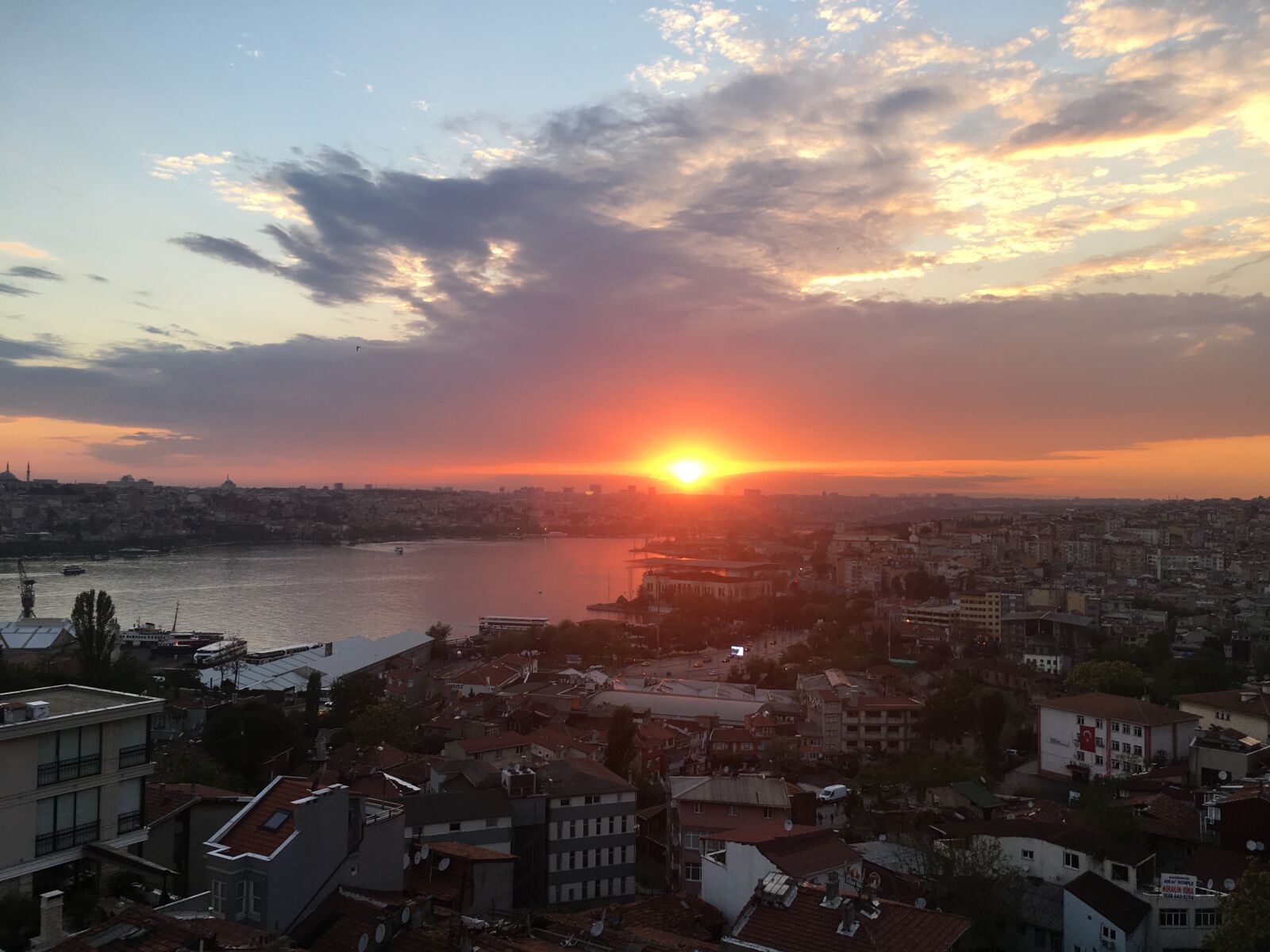iPhone 6s back camera 4.15mm f/2.2 sample photo. Istanbul, sunset, turkey photography