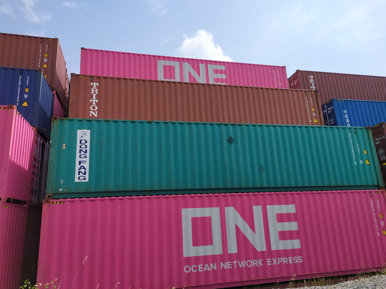 Xiaomi Redmi Note 7 sample photo. Container, subwoofer, commodity photography