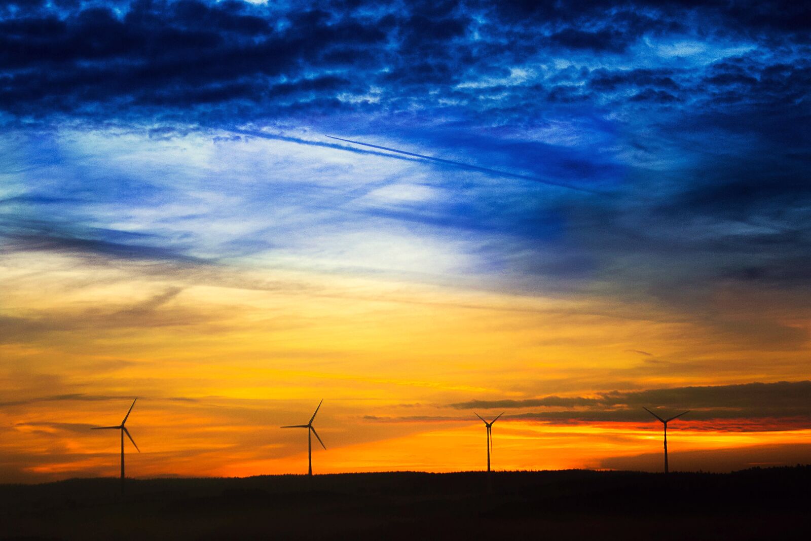 Canon EOS 650D (EOS Rebel T4i / EOS Kiss X6i) sample photo. Sunrise, sun, windräder photography