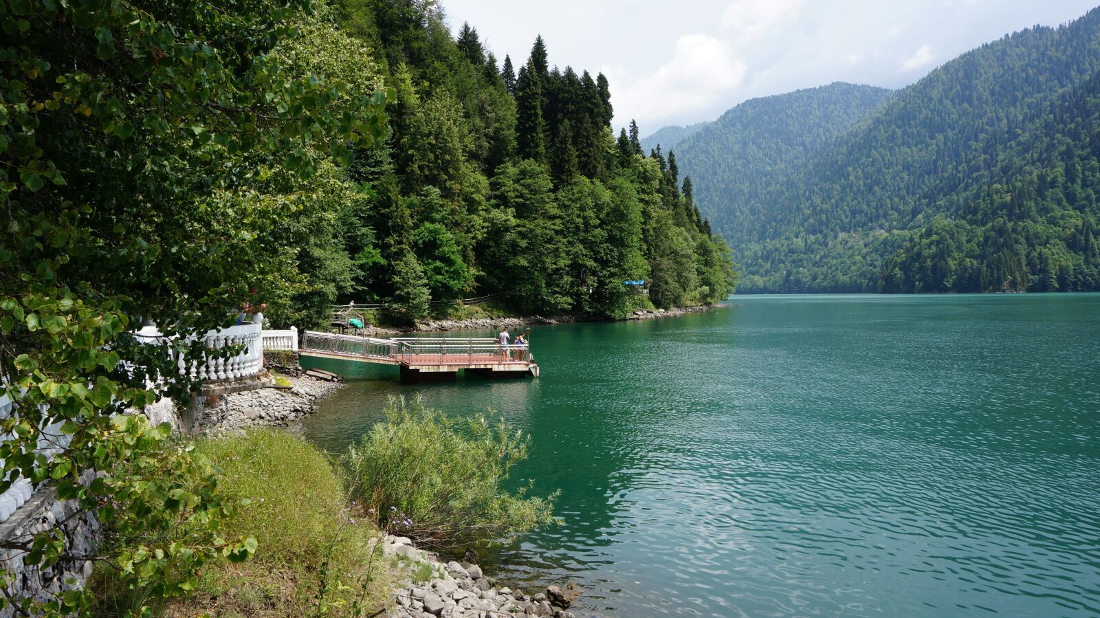 Sony Alpha NEX-5T sample photo. Lake ritsa, dacha, stalin photography