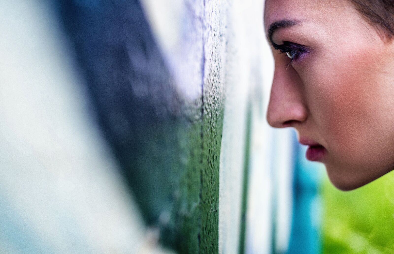 Fujifilm X-E1 + Fujifilm XF 35mm F1.4 R sample photo. Girl, portrait, train photography