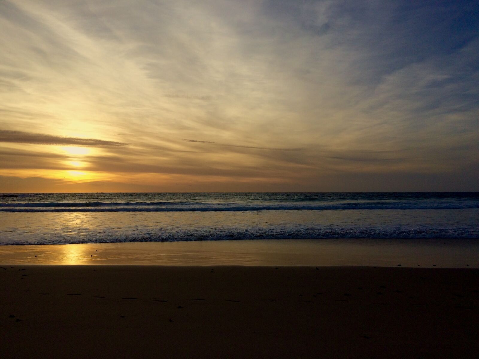 iPhone 5s back camera 4.15mm f/2.2 sample photo. Sunset, sea, horizon photography