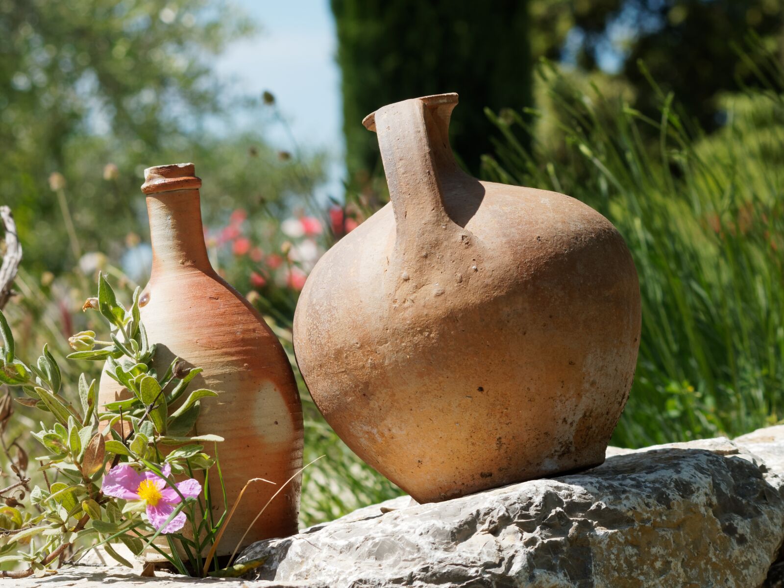 Olympus Zuiko Digital ED 70-300mm F4.0-5.6 sample photo. Pottery, vase, bowl photography