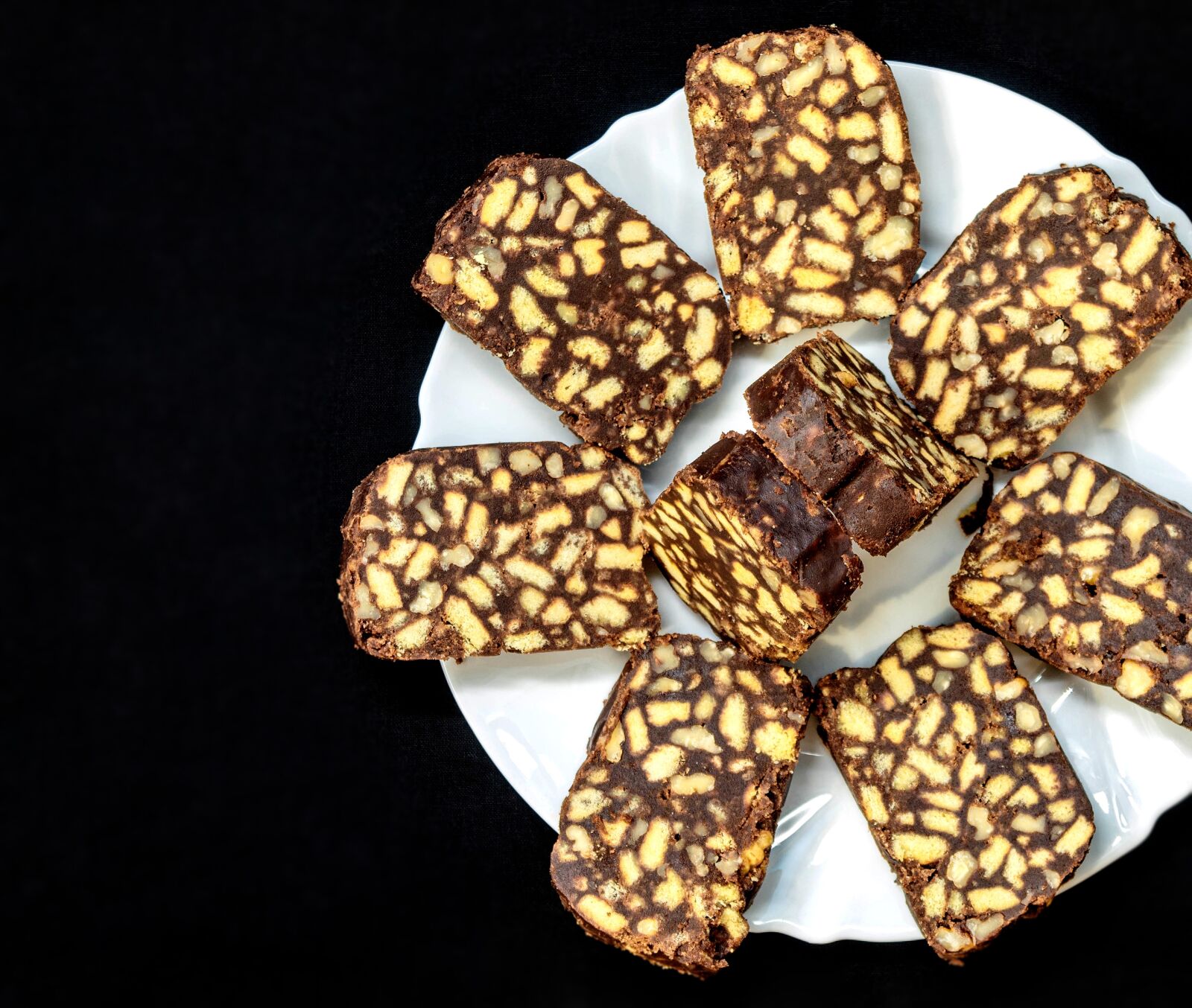 Canon EOS 4000D (EOS Rebel T100 / EOS 3000D) sample photo. Food, homemade cookies, cocoa photography