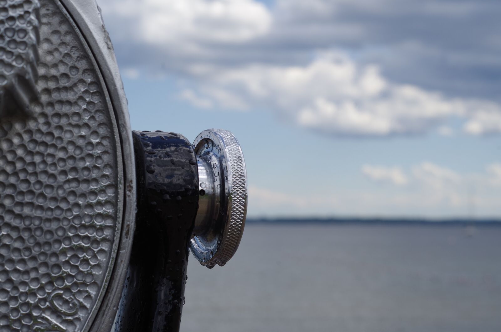 Pentax K-50 sample photo. Binoculars, binoscope, water photography