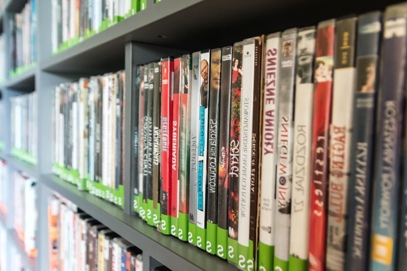 Canon EOS 70D sample photo. Collection, shelf, bookcase, library photography