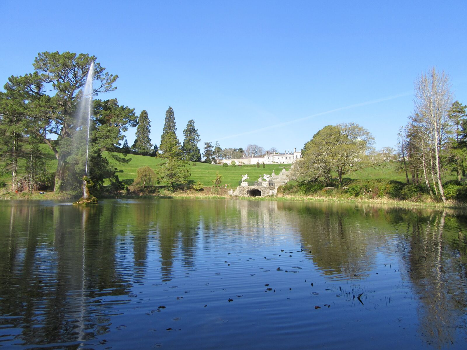 Canon PowerShot SX610 HS sample photo. Fountain, lake, castle photography