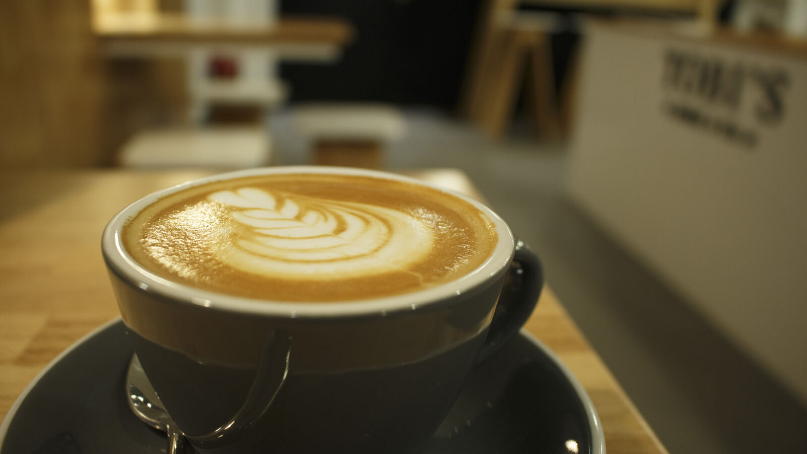 Canon EOS 700D (EOS Rebel T5i / EOS Kiss X7i) sample photo. Cappuccino photography