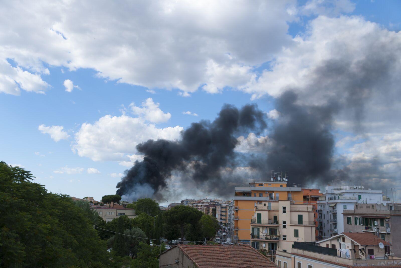 Nikon D80 sample photo. Fire, centocelle, rome photography