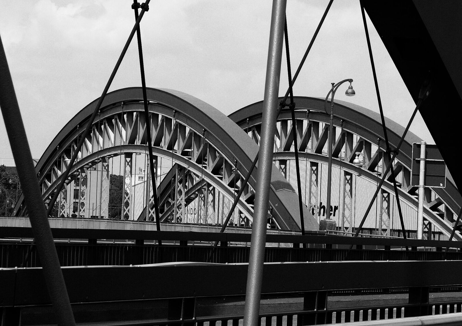Leica V-LUX 1 sample photo. Bridge, river, channel photography