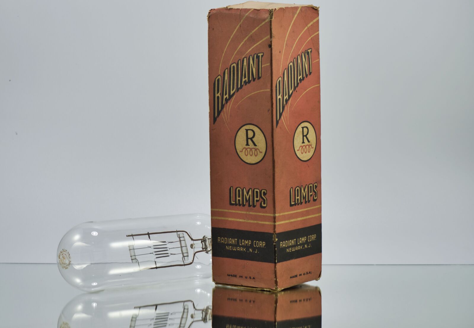 Nikon D3200 sample photo. Lamp, incandescent, old photography