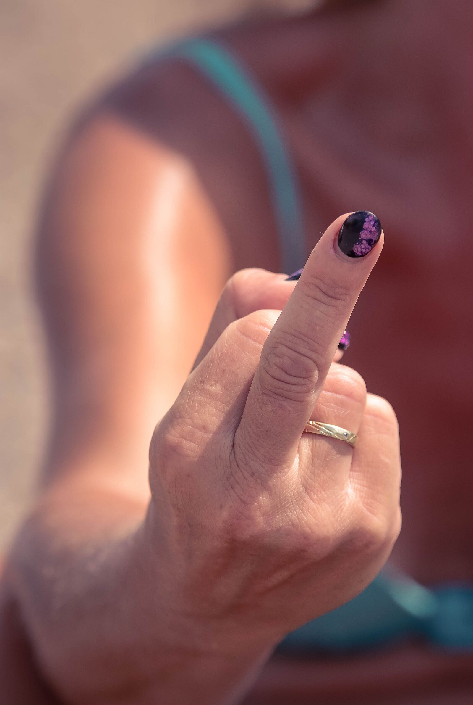 Nikon D7100 sample photo. Middle finger, finger, fun photography