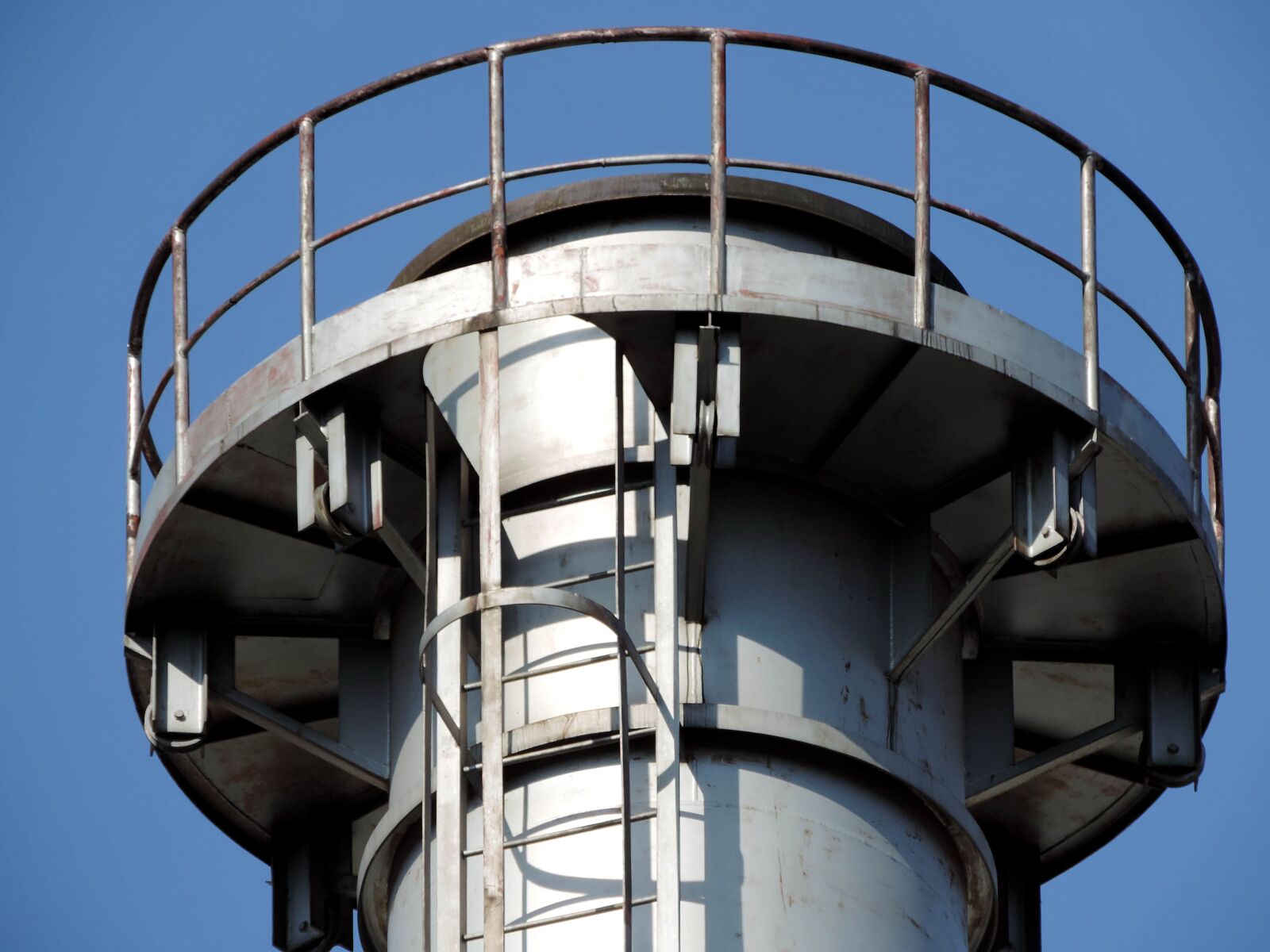 Nikon Coolpix P520 sample photo. Chimney, steel, structure, architecture photography