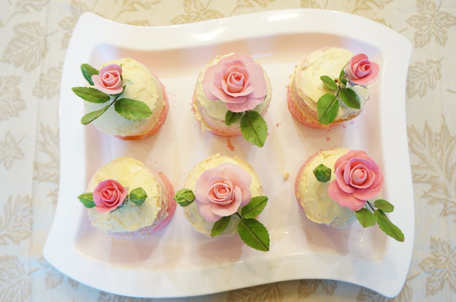 Sony Alpha NEX-F3 + Sony E 18-55mm F3.5-5.6 OSS sample photo. Bakery, bake, cake photography