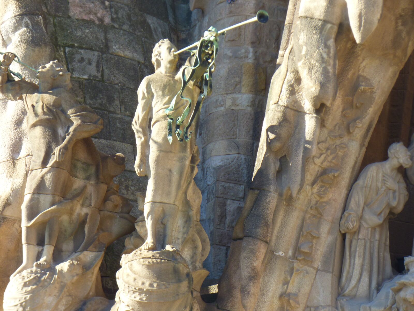 Panasonic DMC-FZ72 sample photo. Sculpture, sagrada familia, gaudí photography